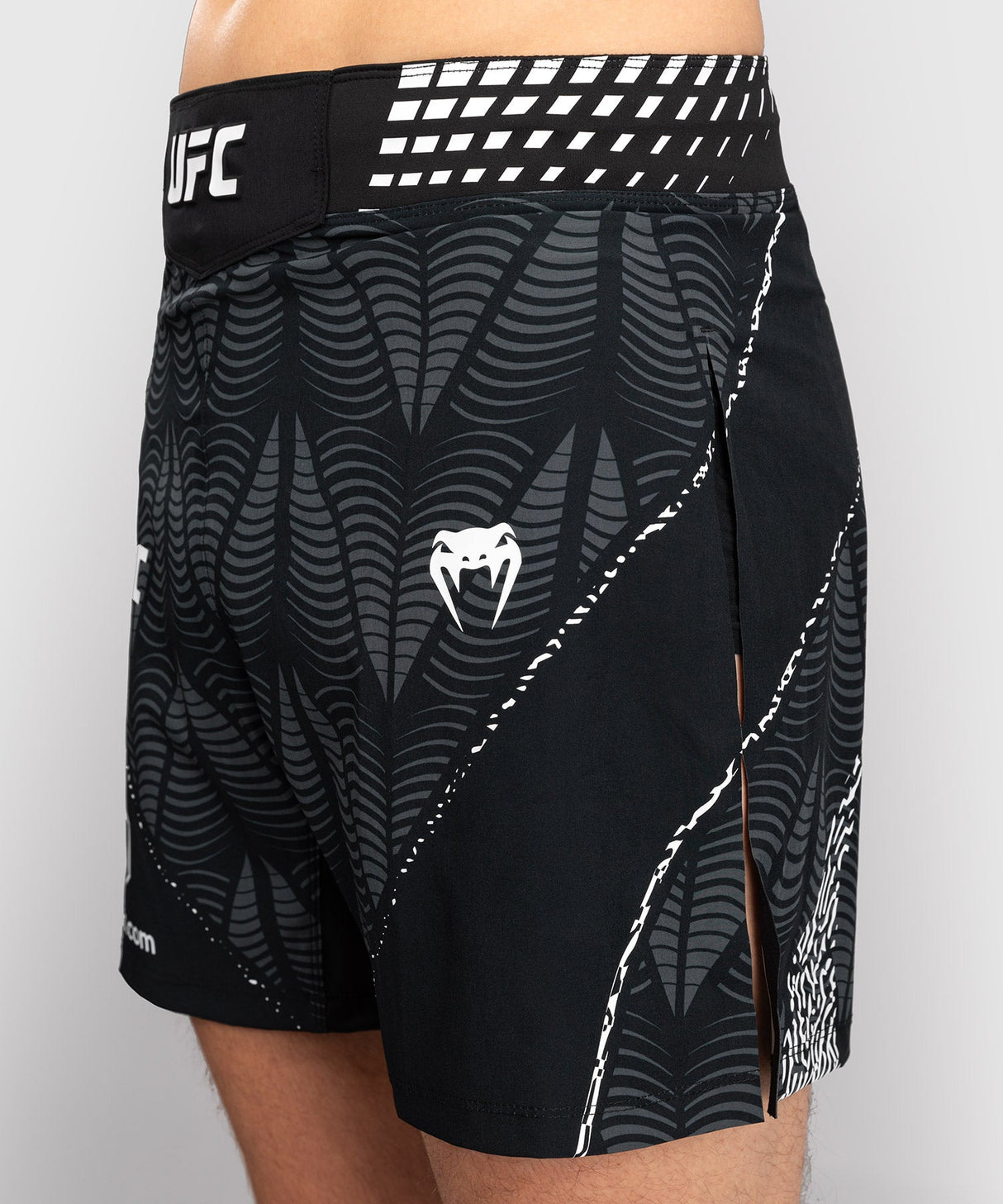 Venum UFC MMA Shorts Zenith Gladiator - Schwarz