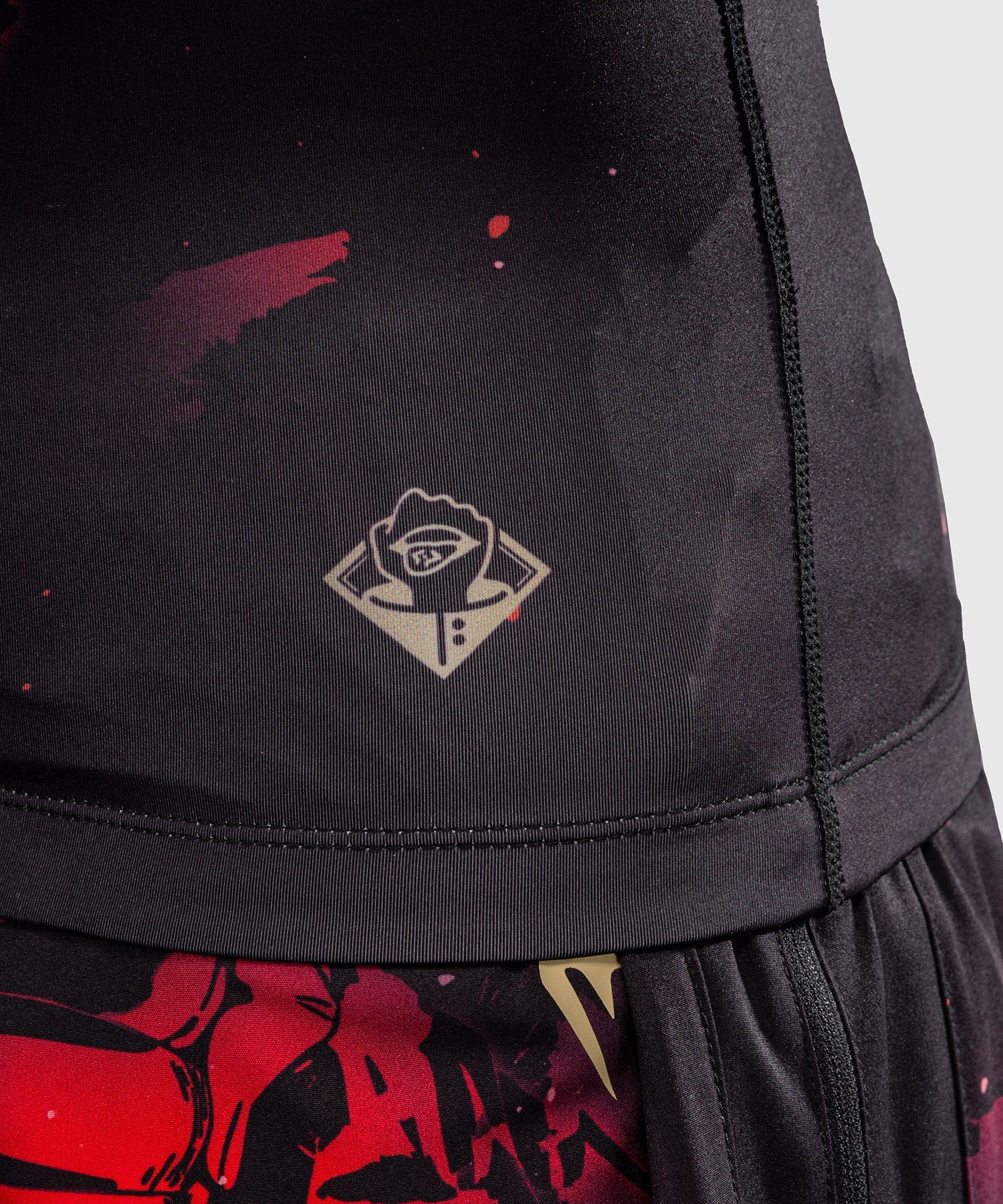 Venum Rashguard x Jujutsu Kaisen Itadori Kurzarm - Schwarz/Rot