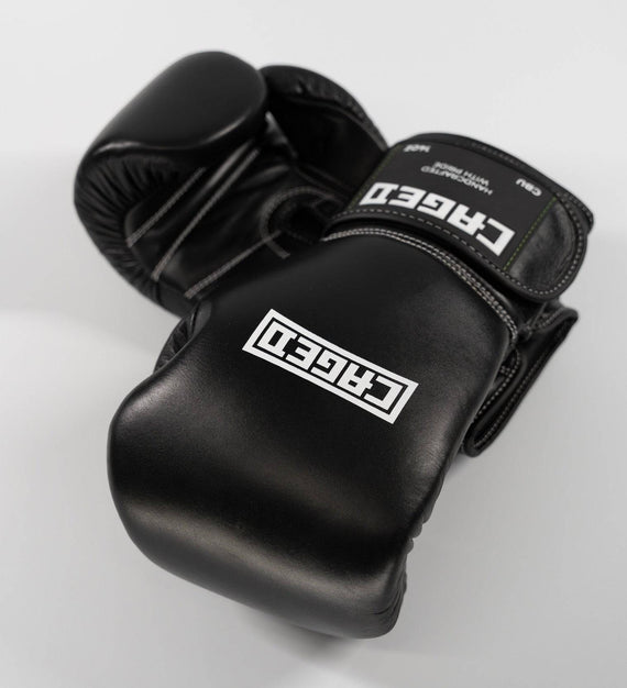 Caged Boxhandschuhe 'X' Series - Schwarz/Weiss - The Fight Company Deutschland