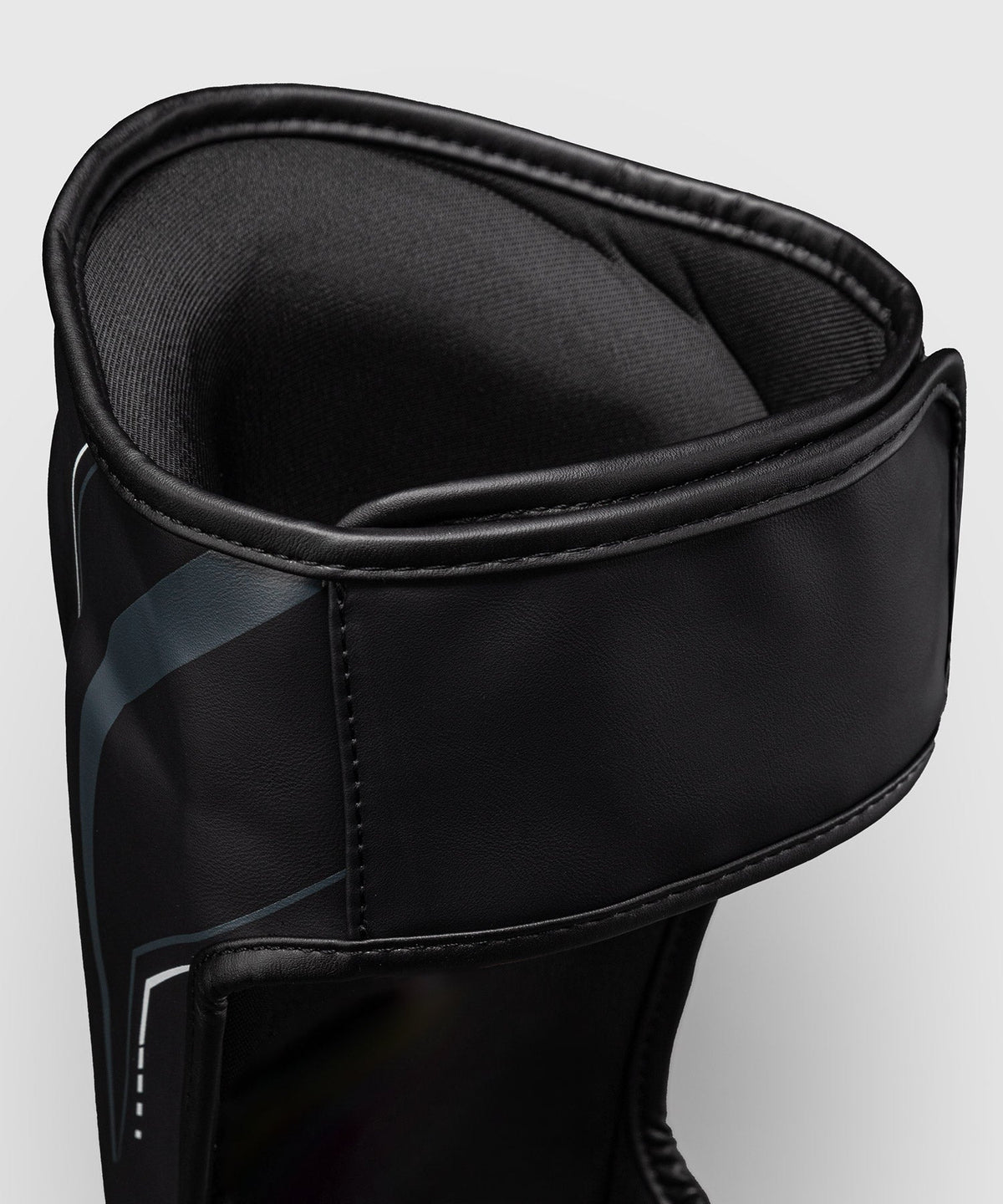 Venum Schienbeinschoner Streamline - Schwarz/Weiß