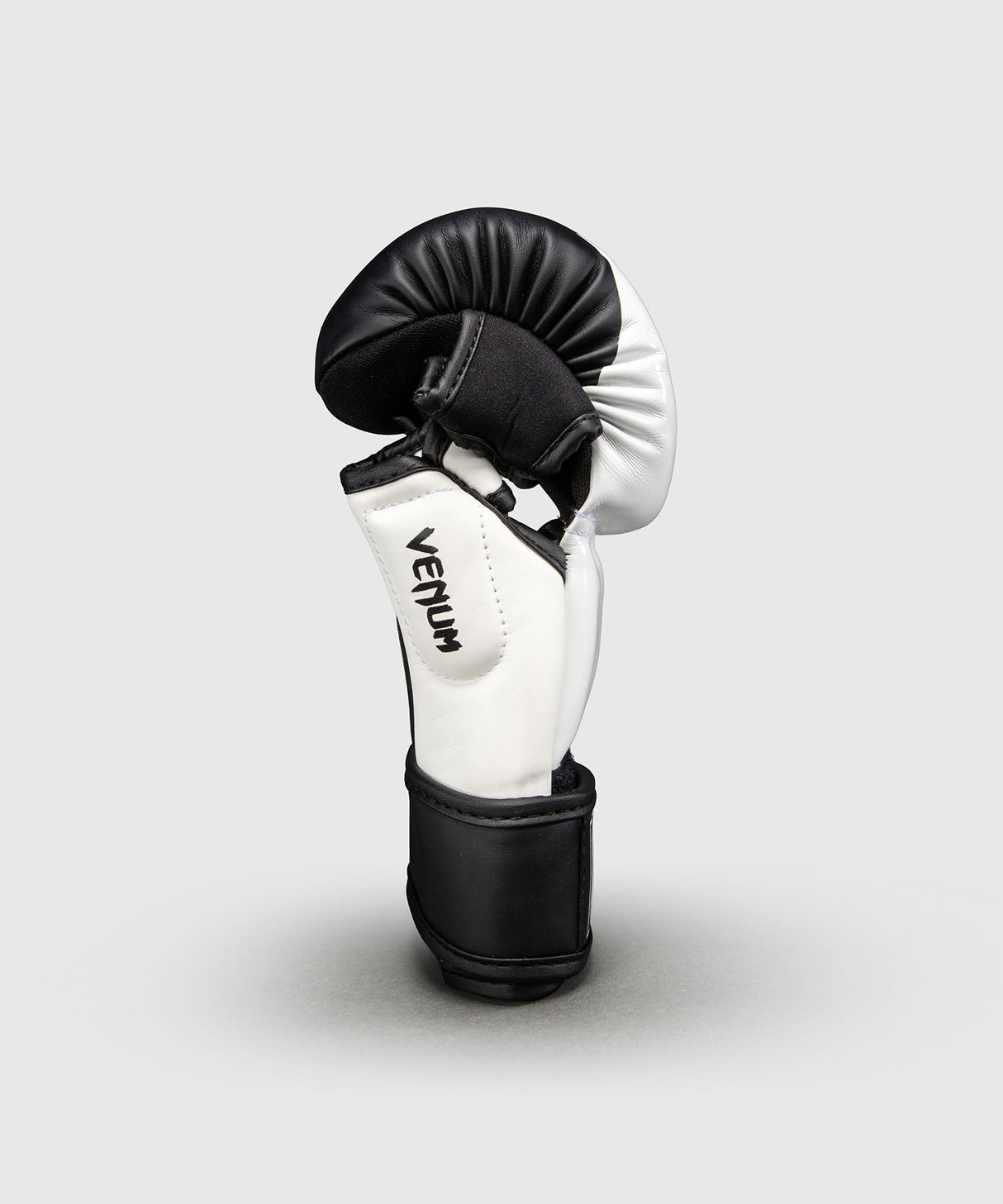 Venum MMA-Handschuhe Attack 2.0 – Schwarz/Weiß