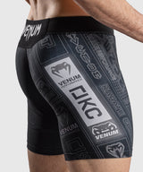 Venum Kompressionsshorts Karate Combat – Schwarz/Grau