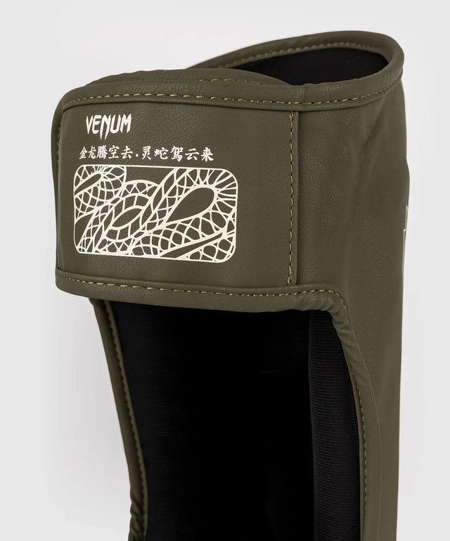 Venum Schienbeinschoner Serpenti - Kaki-Grün