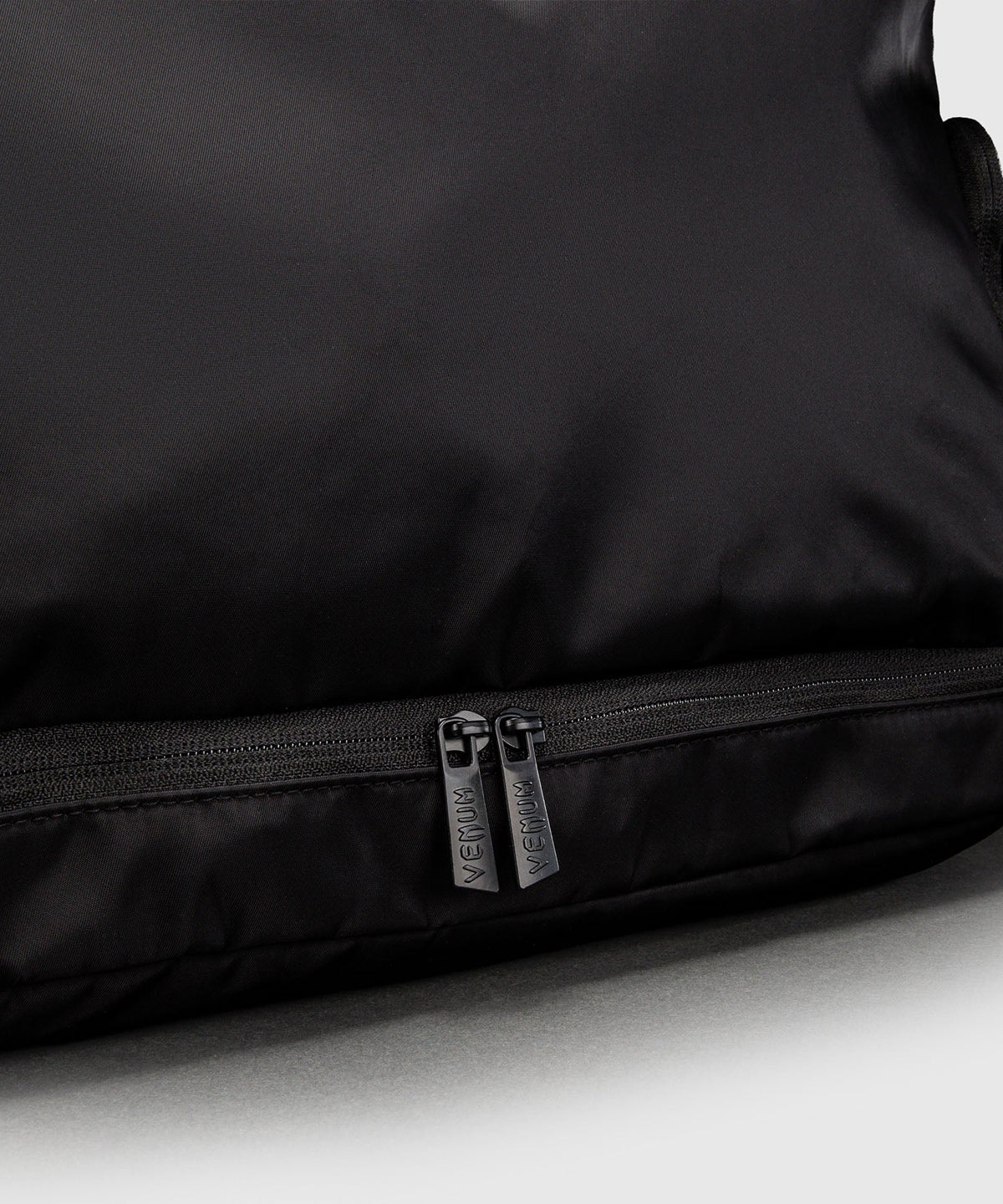 Venum Sporttasche Essential - Schwarz