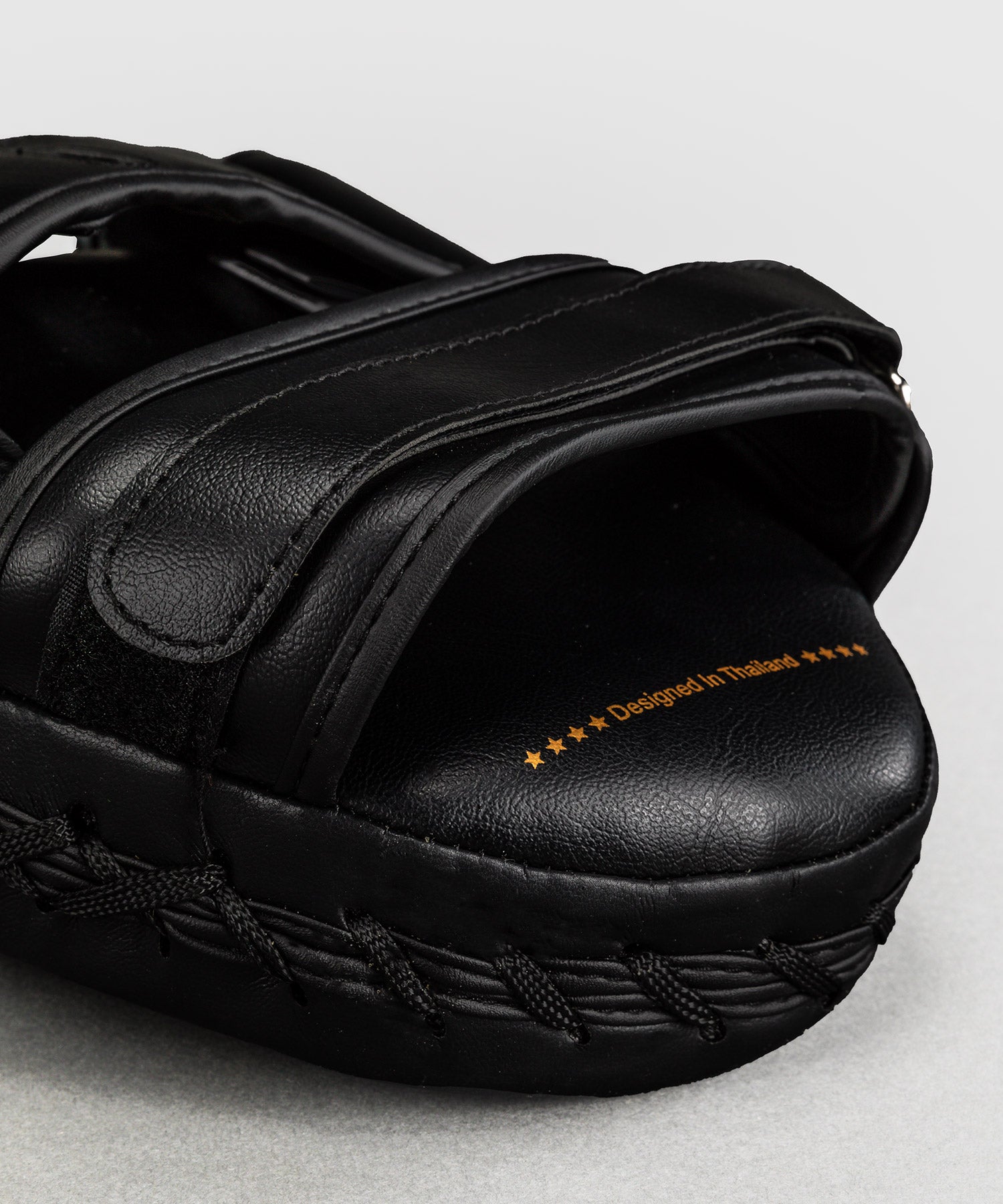 Venum Boxpratzen Light - Schwarz/Gold
