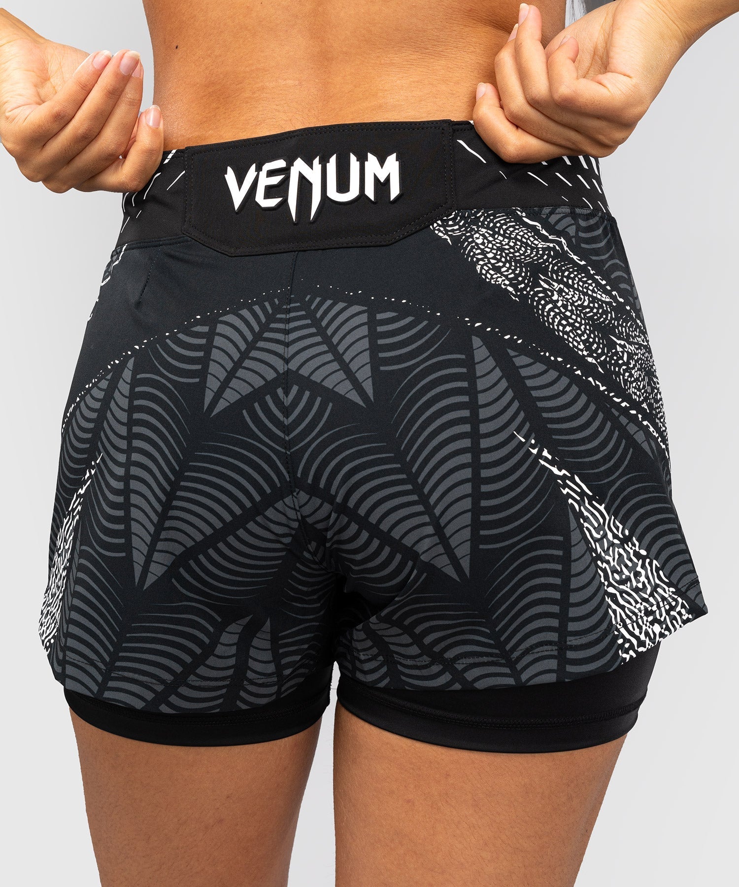 Venum Shorts UFC MMA Zenith Damen - Schwarz