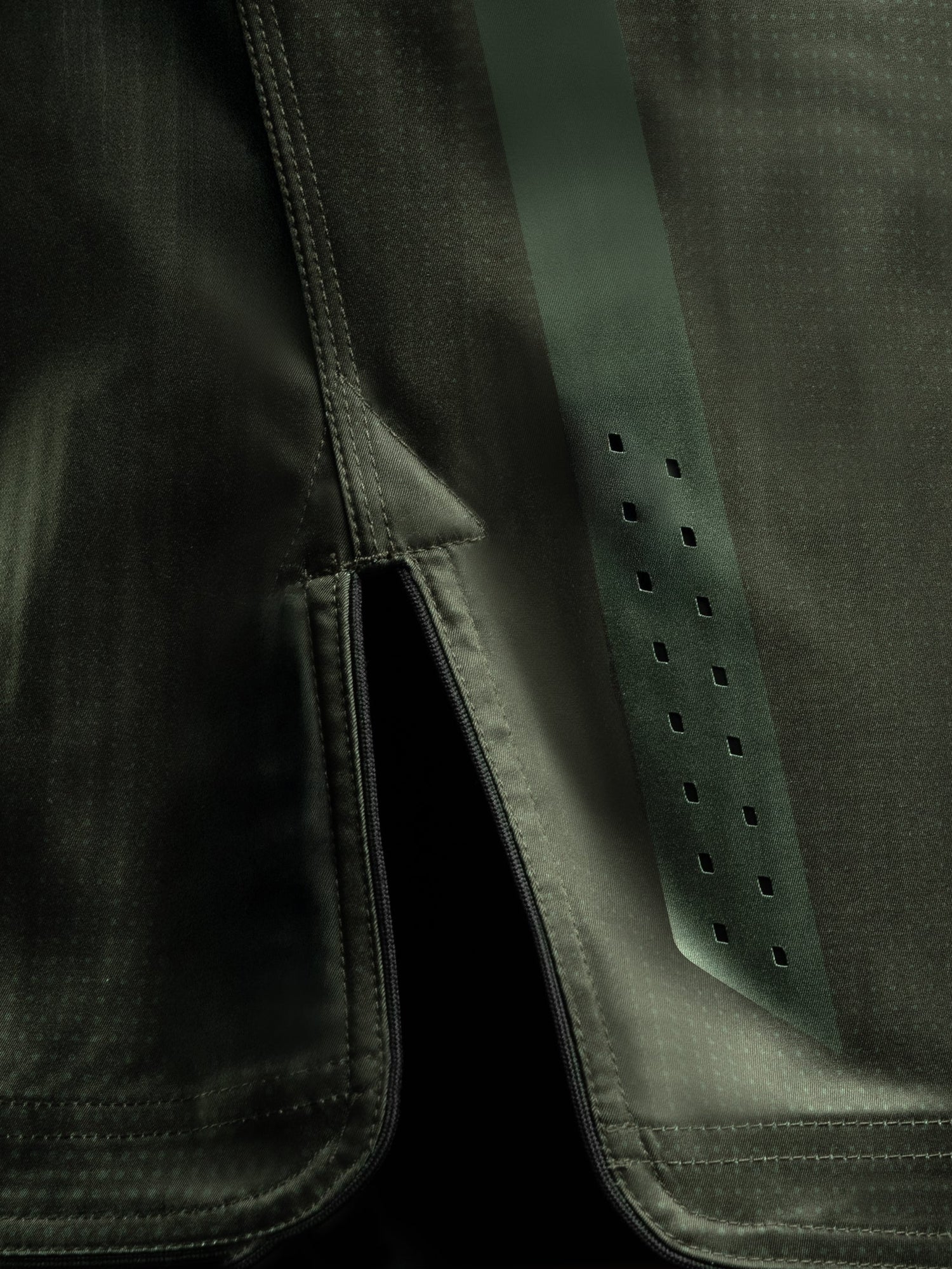 Hayabusa MMA-Shorts Core Mid - Dunkelgrün