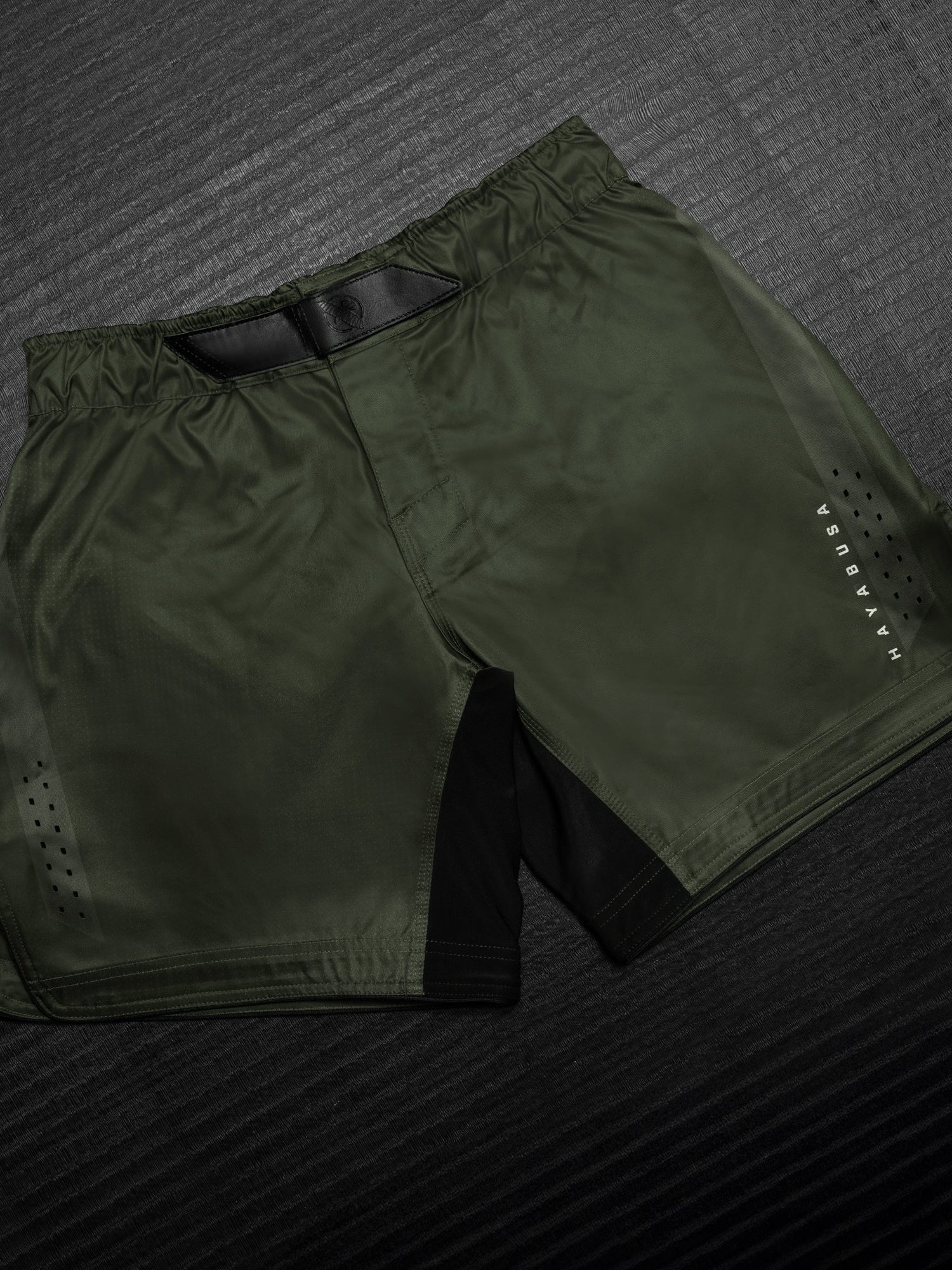 Hayabusa MMA-Shorts Core Mid - Dunkelgrün