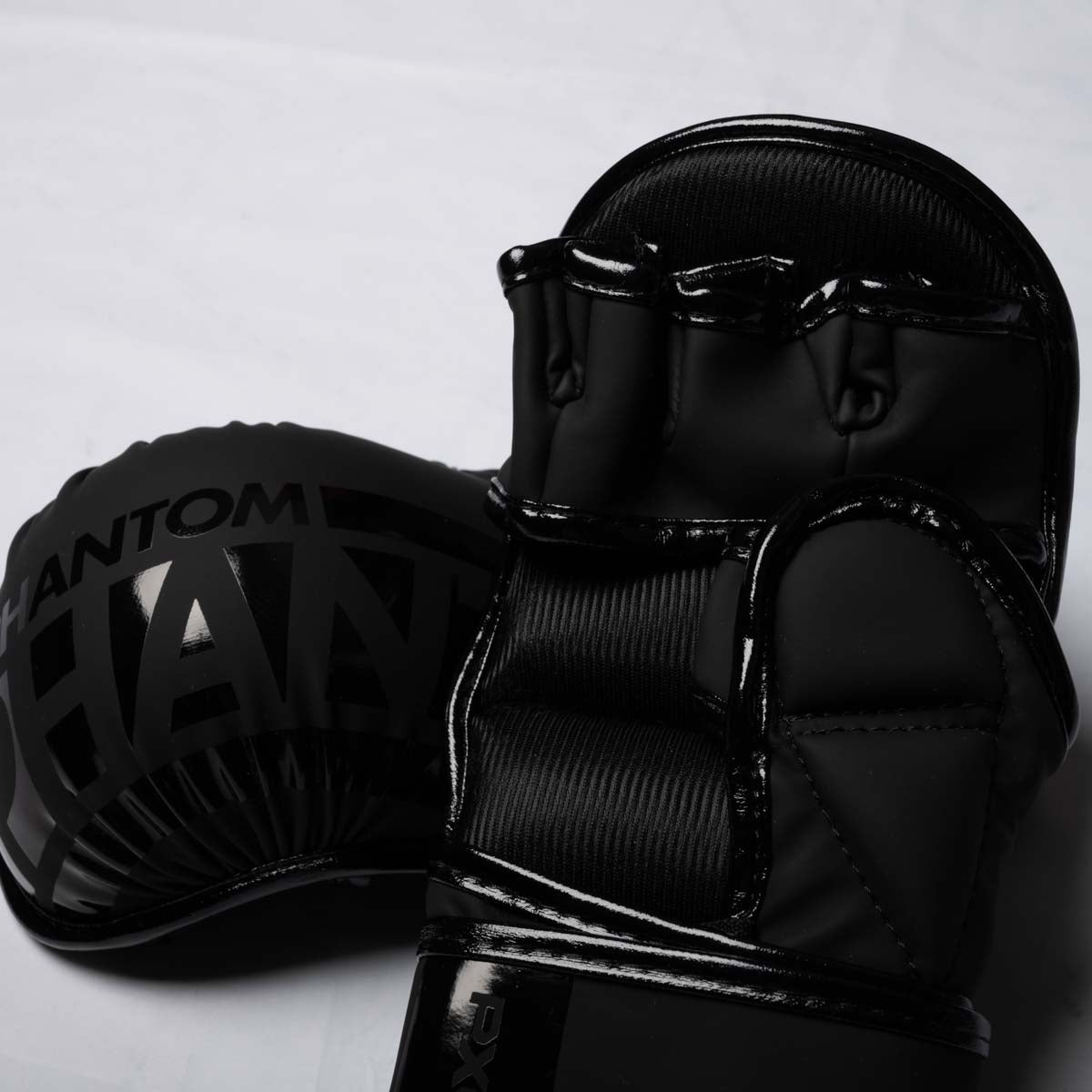 Phantom Athletics MMA-Handschuhe APEX - Schwarz