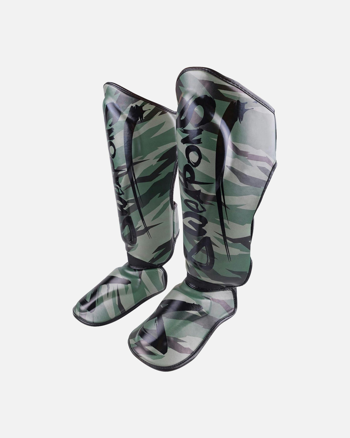 8 WEAPONS Schienbeinschoner Unlimited 2.0 - Woodland Camo