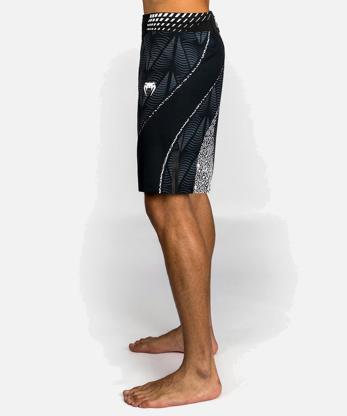 Venum UFC MMA Shorts Zenith by Authentic Fight - Schwarz