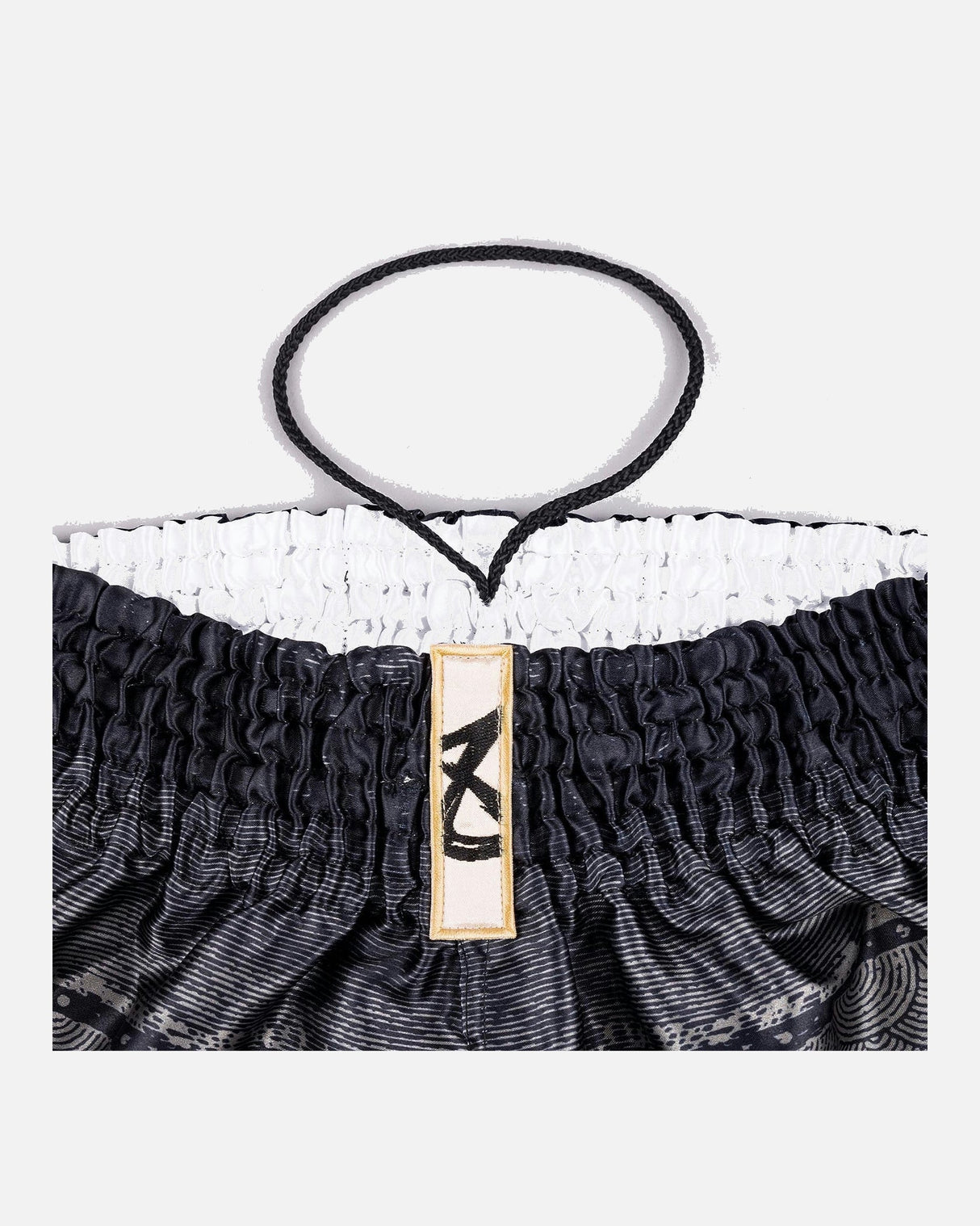 8 WEAPONS Muay Thai Shorts Hanuman - Schwarz/Gold