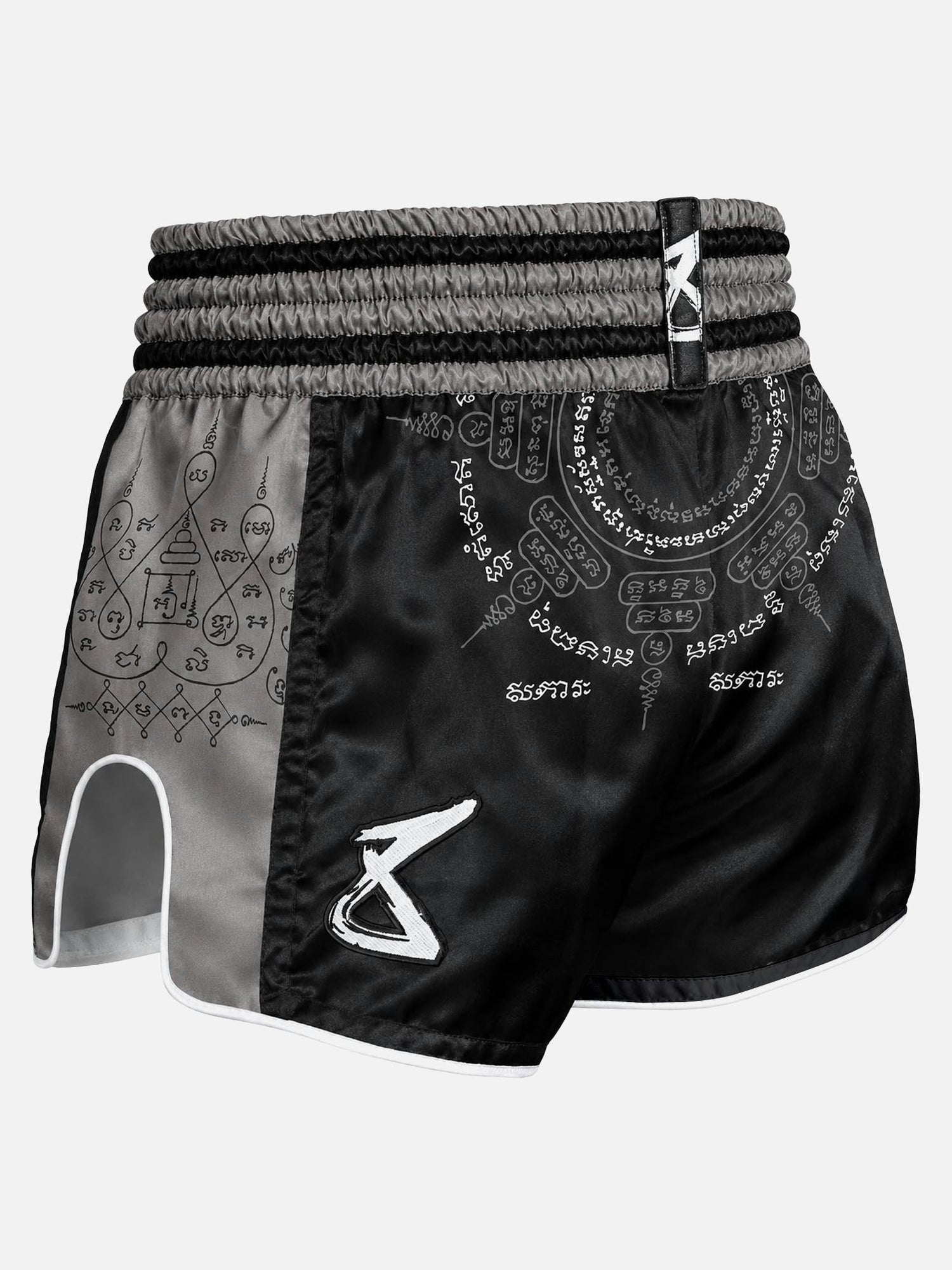 8 WEAPONS Muay Thai Shorts 8 Ways Yant 2.0 - Schwarz
