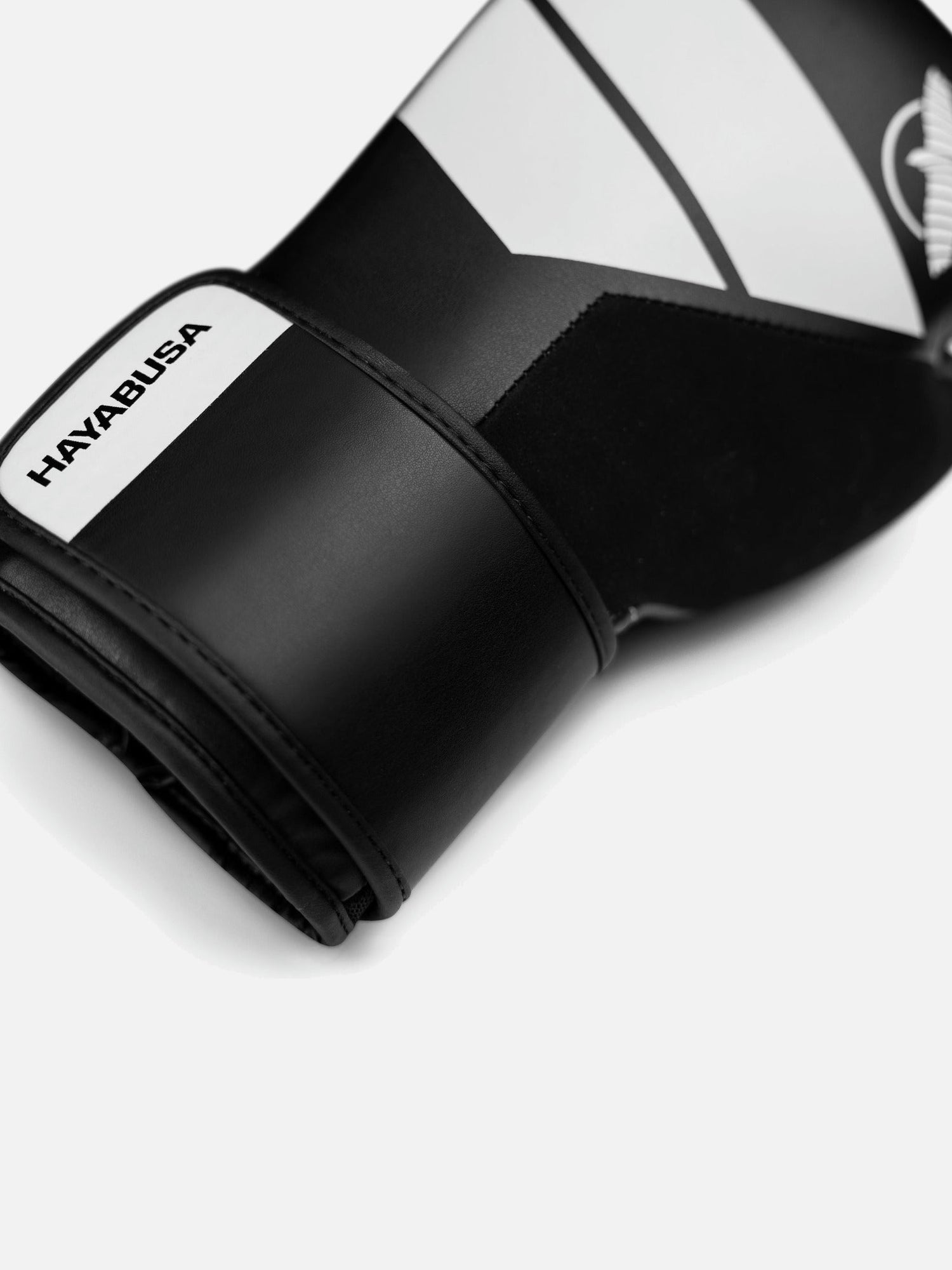 Hayabusa Boxhandschuhe S4 - Schwarz/Weiß