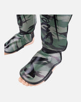 8 WEAPONS Schienbeinschoner Unlimited 2.0 - Woodland Camo
