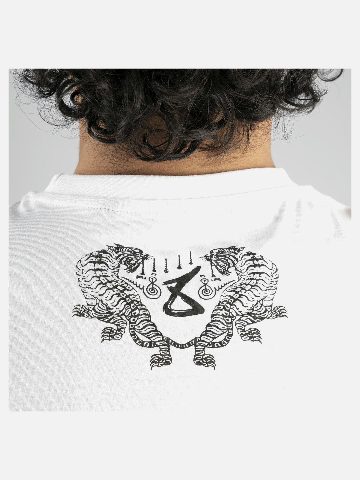8 WEAPONS T-Shirt Eight Ways Yant - Weiß