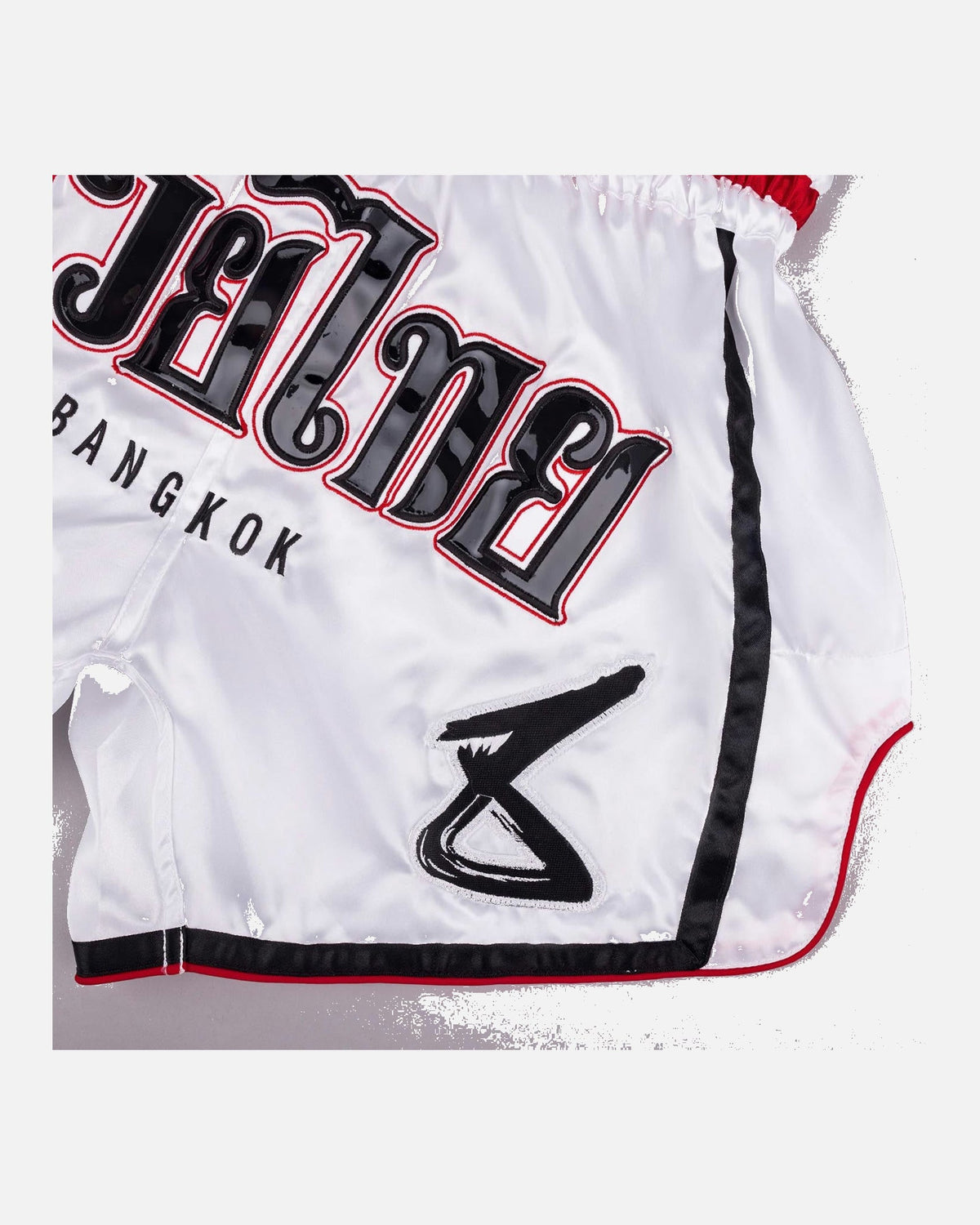 8 WEAPONS Muay Thai Shorts Bangkok - Weiß/Schwarz