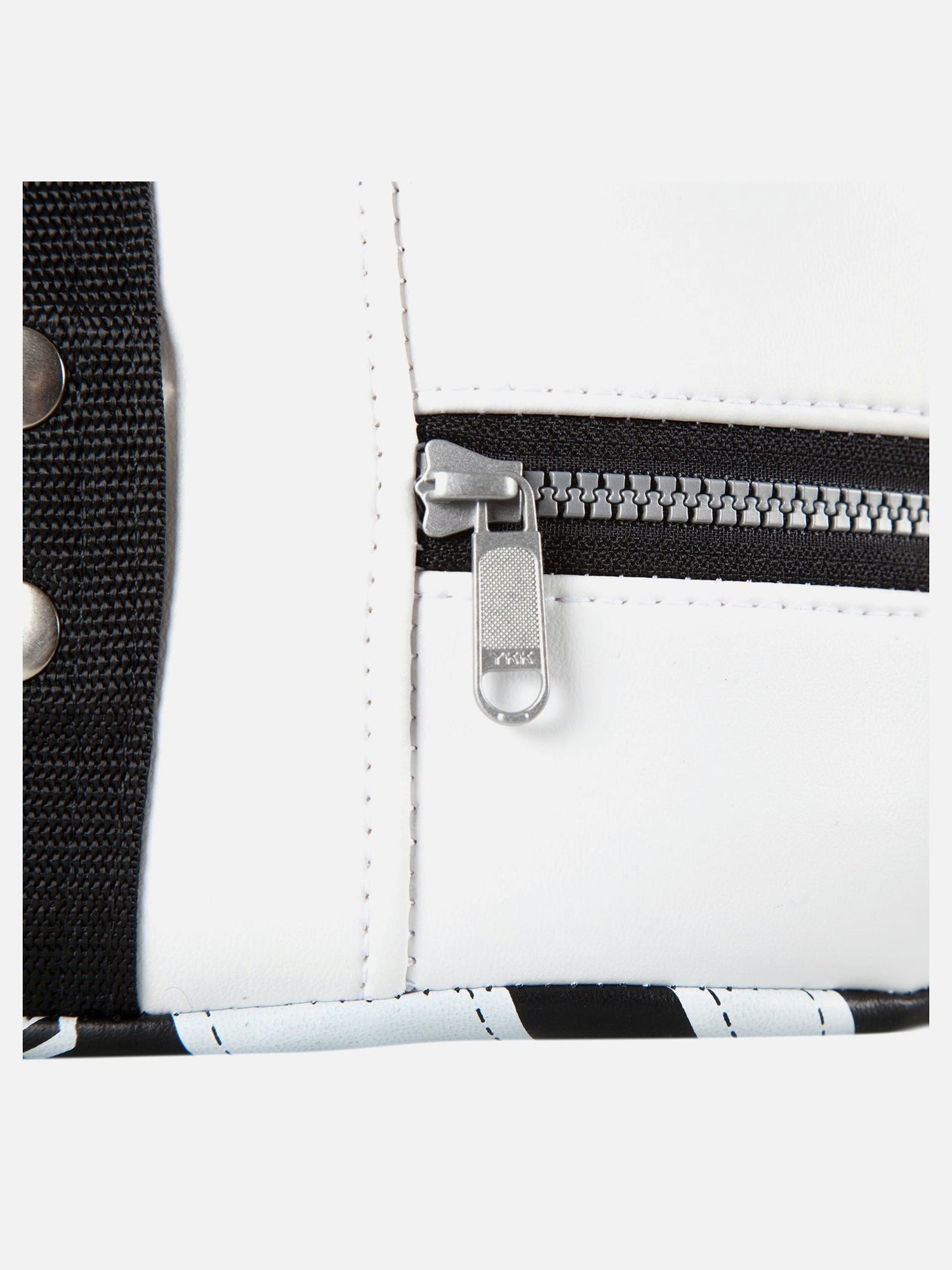 Venum Boxpratzen Absolute - Schwarz/Weiß