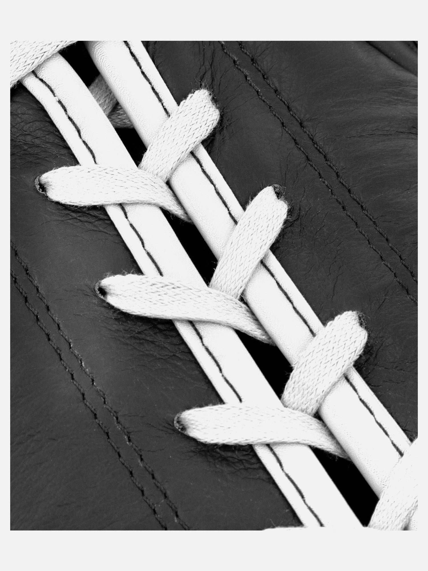 Venum Boxhandschuhe Shield Pro - Schwarz/Weiß