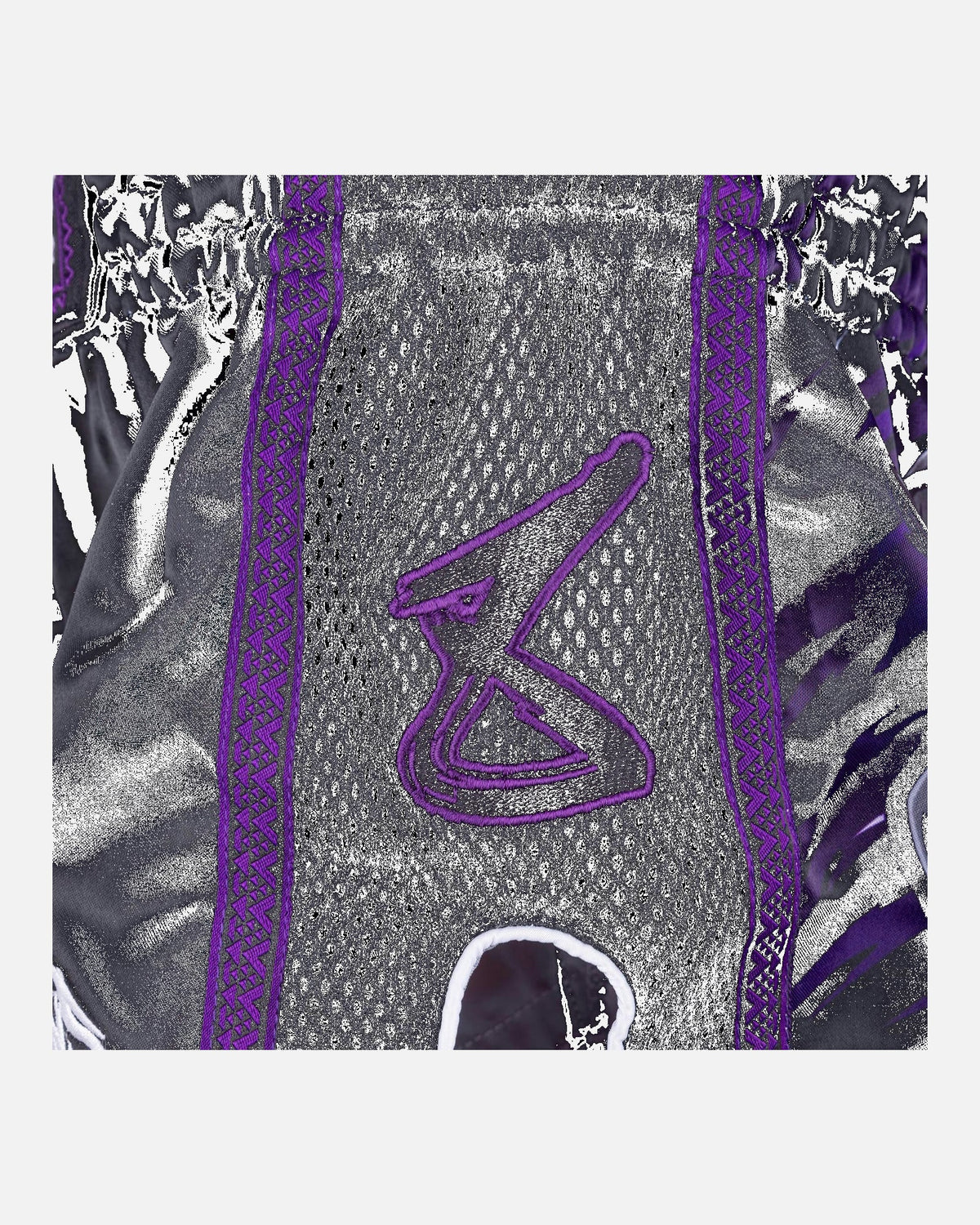8 WEAPONS Muay-Thai-Shorts Beastial Panther - Schwarz/Lila