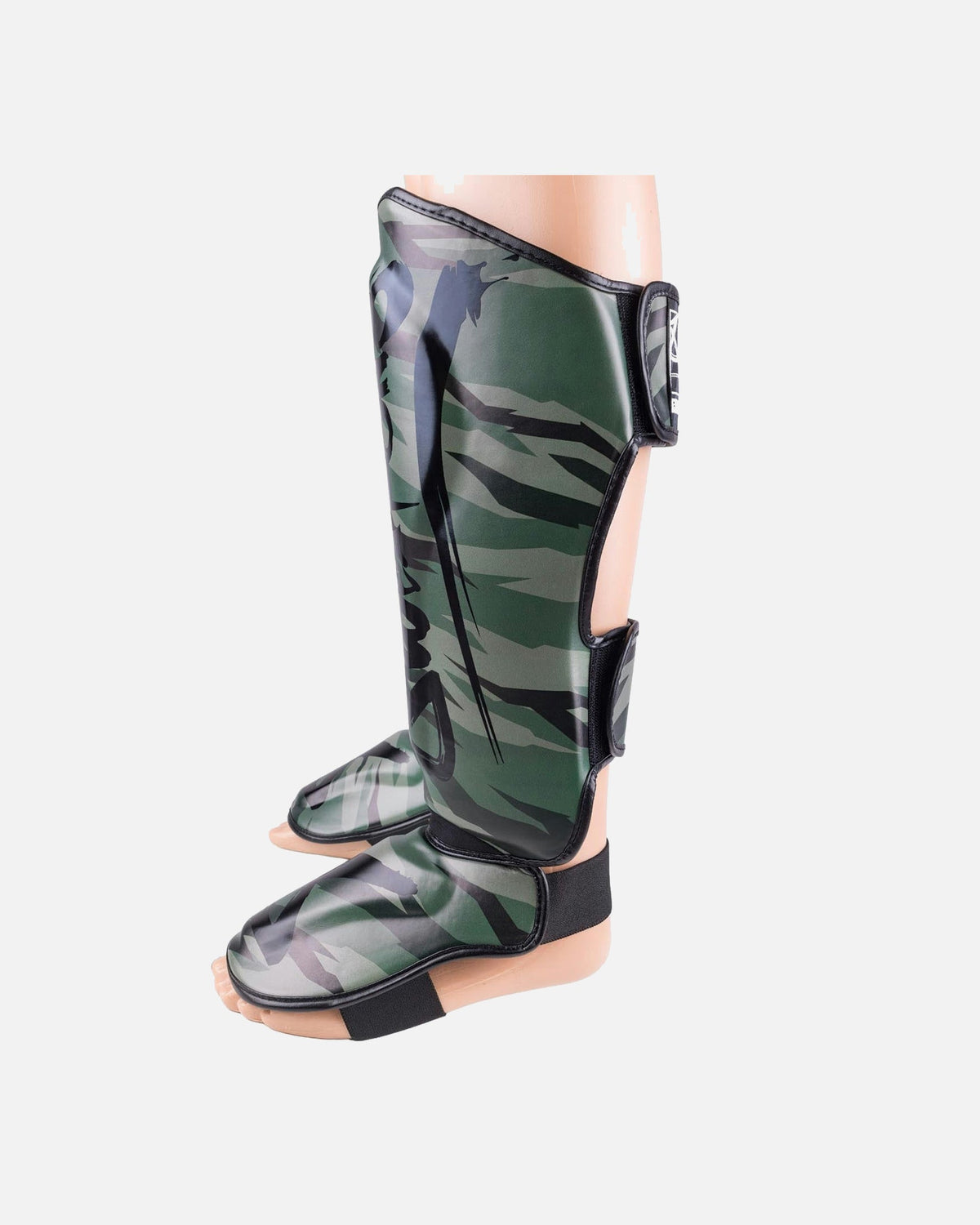 8 WEAPONS Schienbeinschoner Unlimited 2.0 - Woodland Camo