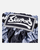 8 WEAPONS Muay-Thai-Shorts 8 Ways Yant - Schwarz/Silber