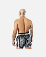 8 WEAPONS Muay Thai Shorts Carbon Sak Yant Tigers - Schwarz