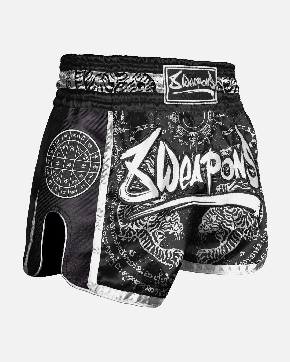 8 WEAPONS Muay Thai Shorts Carbon Sak Yant Tigers - Schwarz