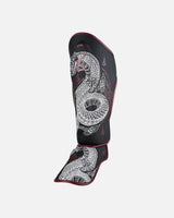 8 WEAPONS Schienbeinschoner Sak Yant Naga - Schwarz/Bordeaux