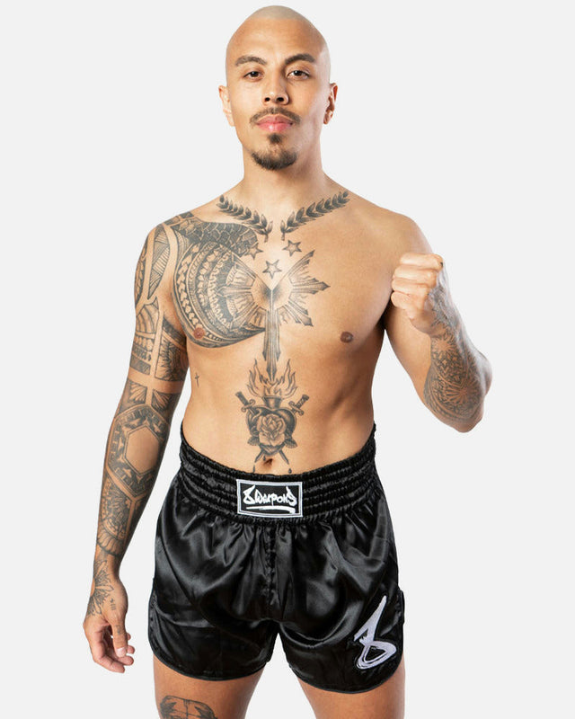 8 WEAPONS Muay Thai Shorts Strike - Schwarz/Weiß