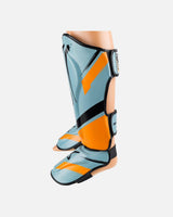 8 WEAPONS Schienbeinschoner Shift - Eisgrau/Orange