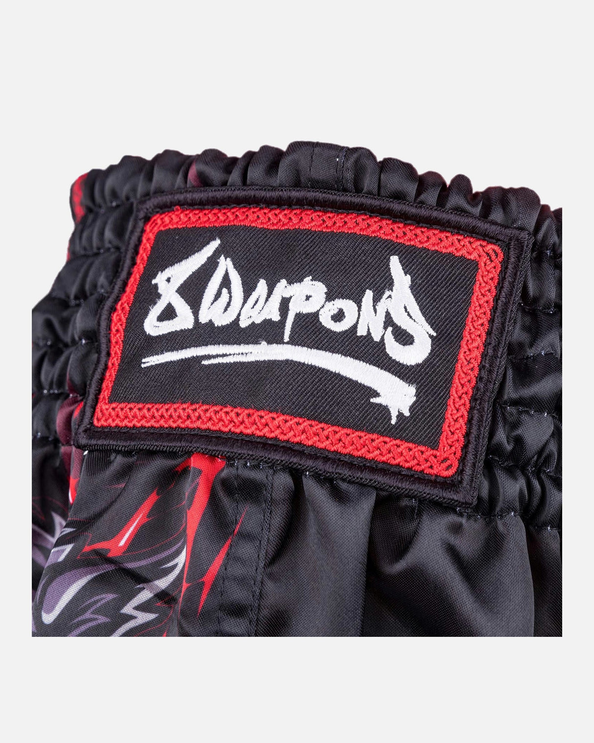 8 WEAPONS Muay Thai Shorts Beastial Wolf - Schwarz/Rot
