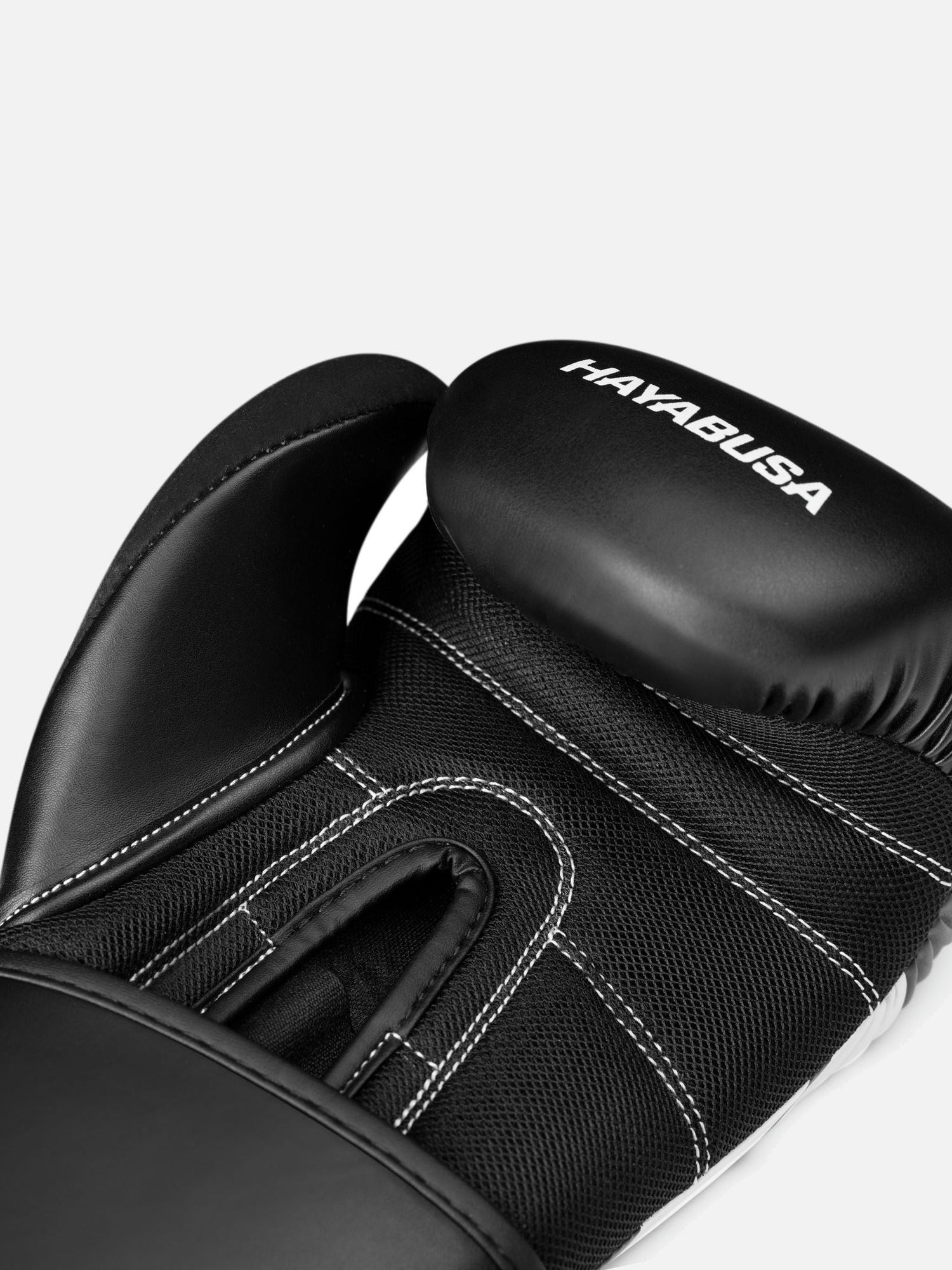 Hayabusa Boxhandschuhe S4 - Schwarz/Weiß