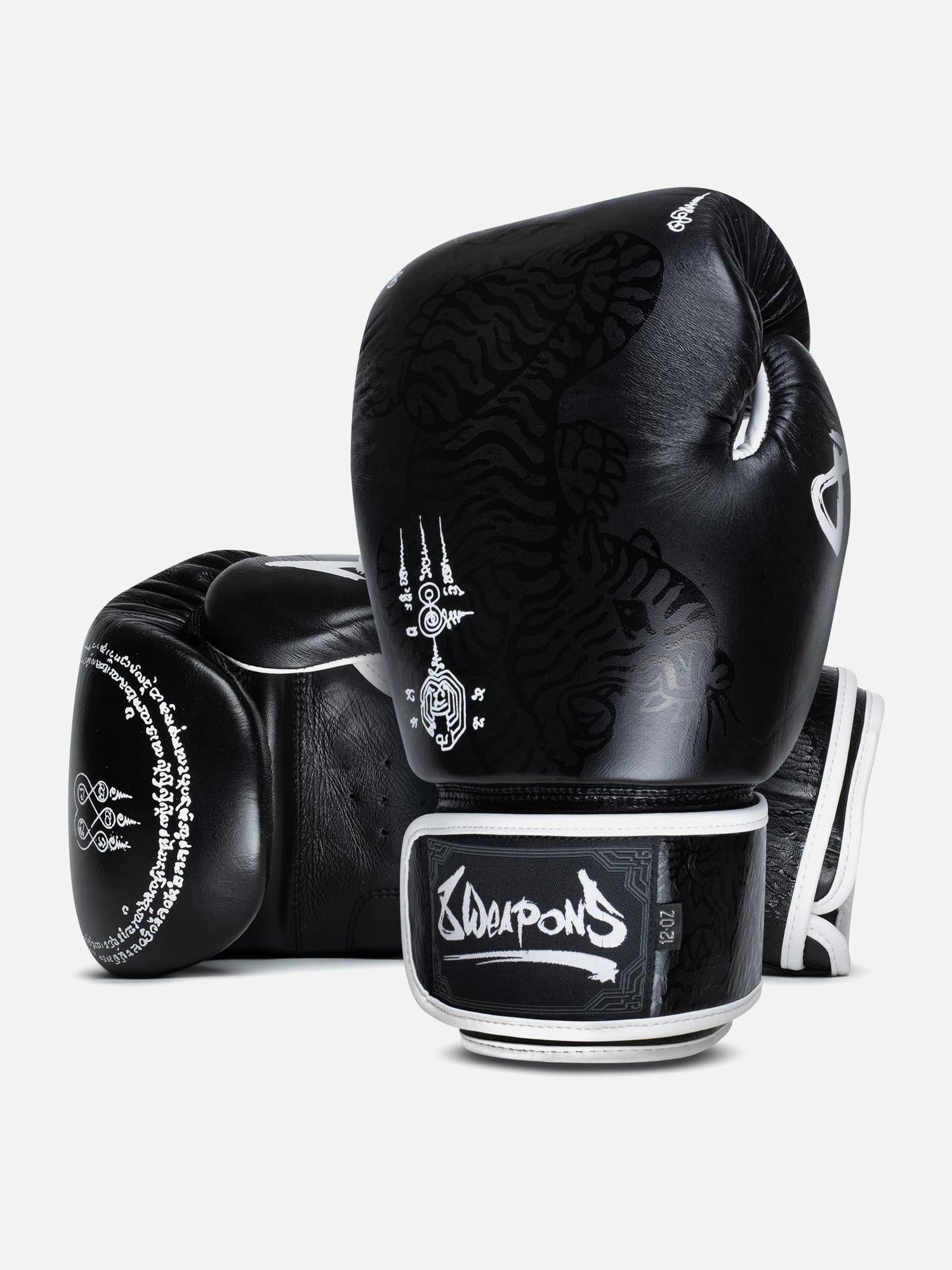 8 WEAPONS Boxhandschuhe Sak Yant Big Tiger - Schwarz