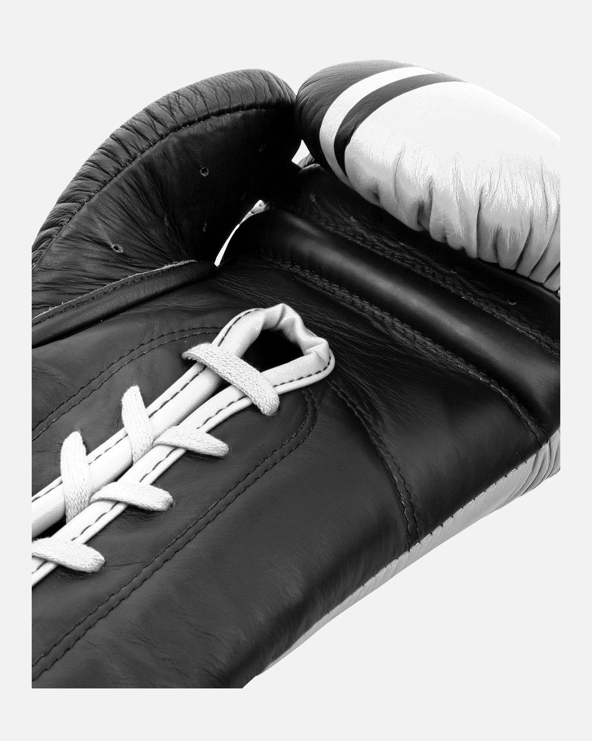 Venum Shield Pro Boxhandschuhe – Schwarz/Weiß