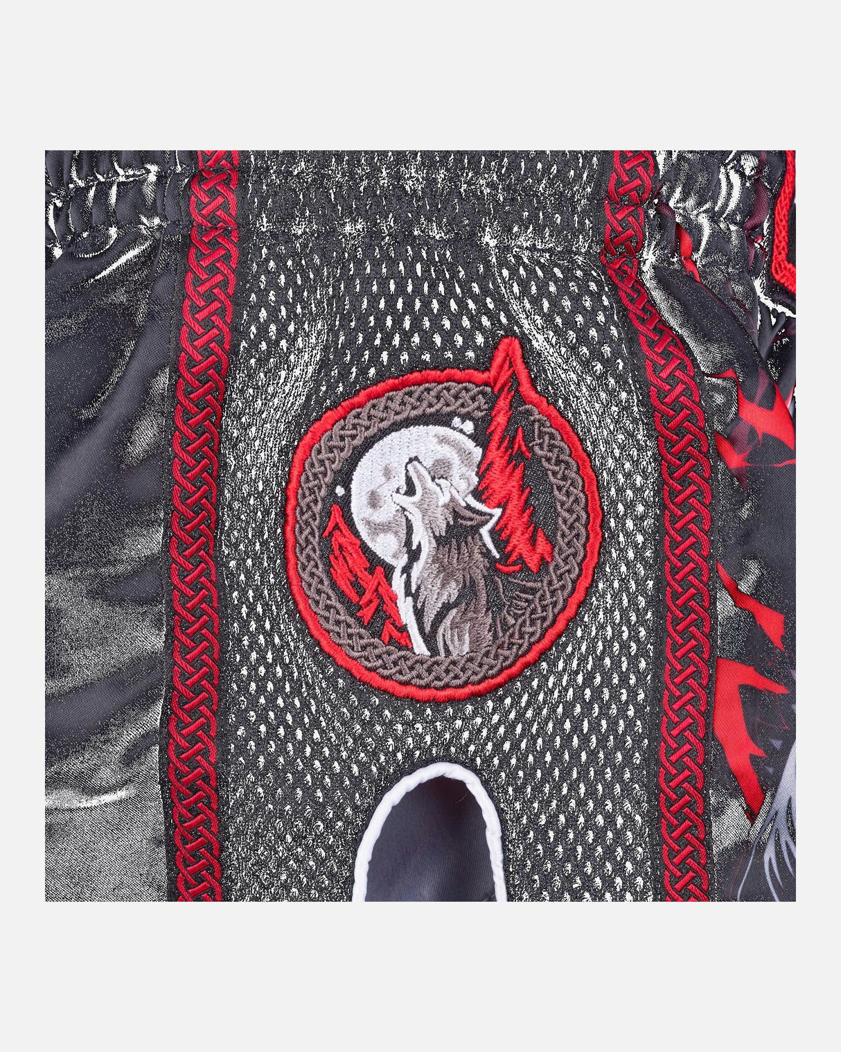 8 WEAPONS Muay Thai Shorts Beastial Wolf - Schwarz/Rot