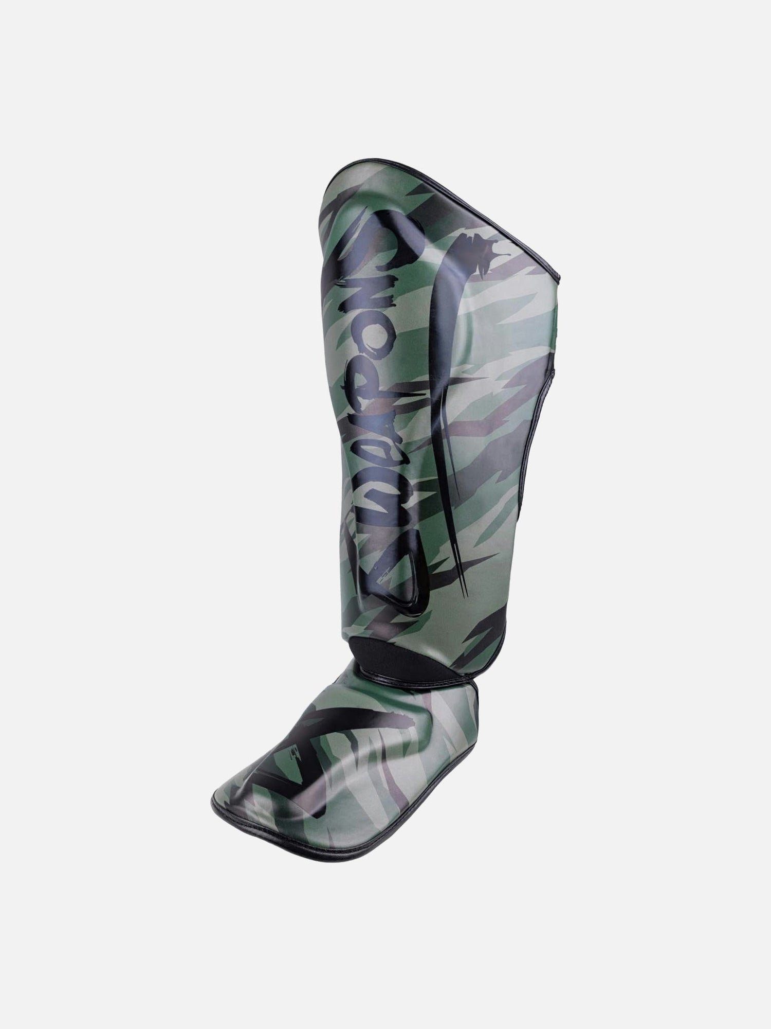 8 WEAPONS Schienbeinschoner Unlimited 2.0 - Woodland Camo