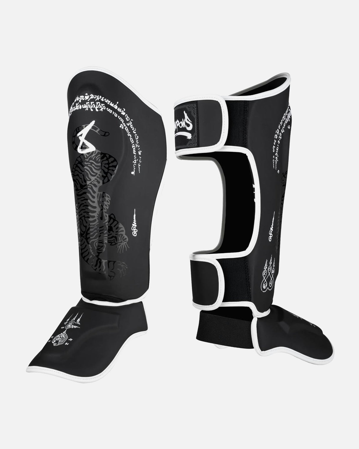8 WEAPONS Schienbeinschoner Sak Yant Big Tiger - Schwarz