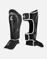 8 WEAPONS Schienbeinschoner Sak Yant Big Tiger - Schwarz