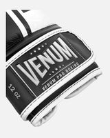 Venum Shield Pro Boxhandschuhe – Schwarz/Weiß