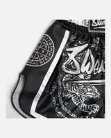 8 WEAPONS Muay Thai Shorts Carbon Sak Yant Tigers - Schwarz