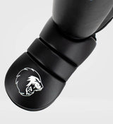 Super Pro Schienbeinschoner Protector - Schwarz/Weiss - The Fight Company Deutschland