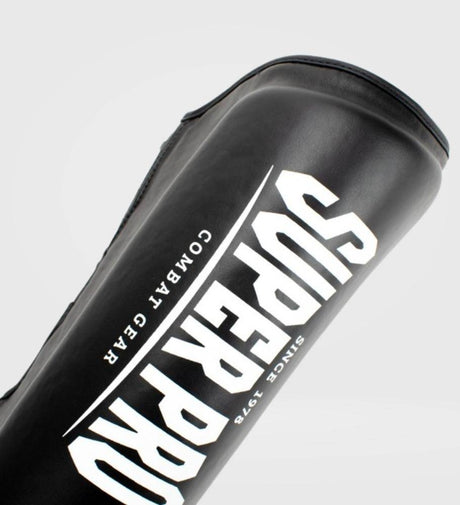 Super Pro Schienbeinschoner Protector - Schwarz/Weiss - The Fight Company Deutschland