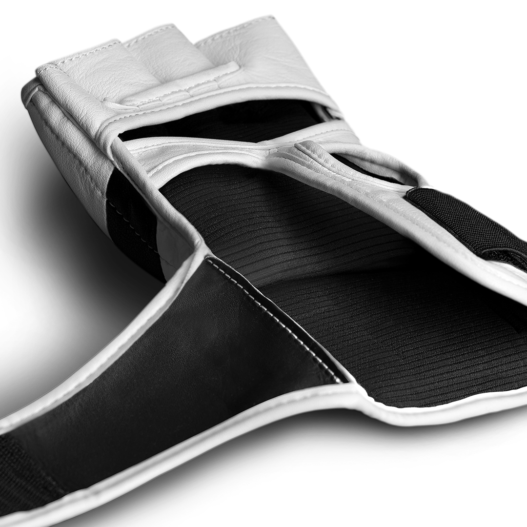 Hayabusa MMA-Handschuhe T3 – Weiß/Schwarz