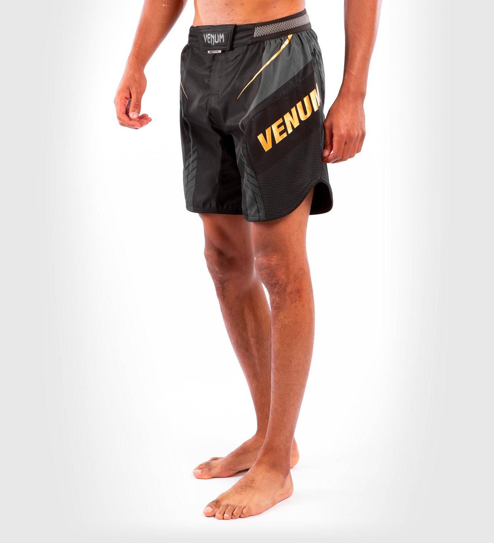 Venum MMA Shorts Athletics - Schwarz/Gold - The Fight Company Deutschland