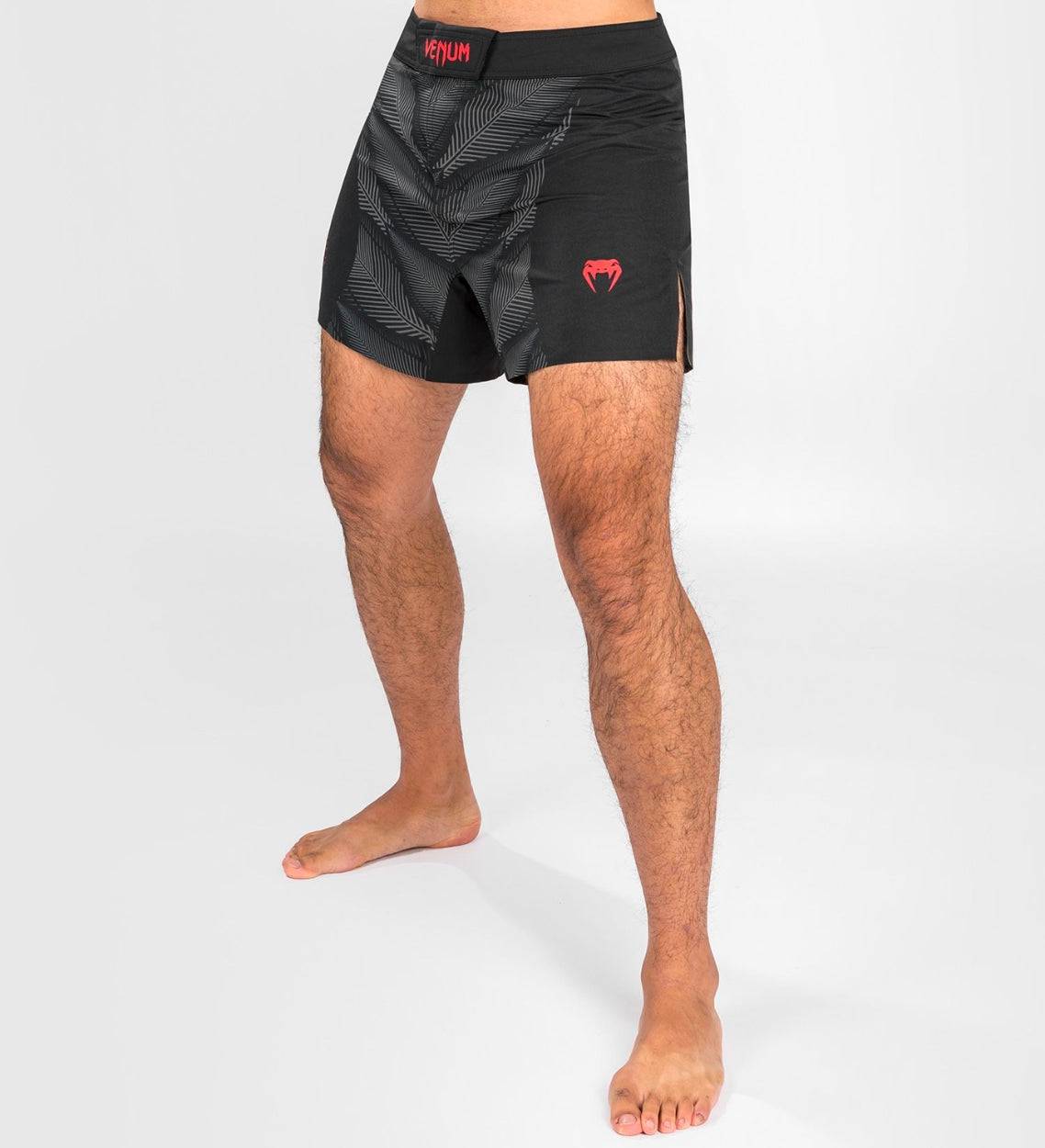 Venum MMA Shorts Phantom - Schwarz/Grau/Rot - The Fight Company Deutschland