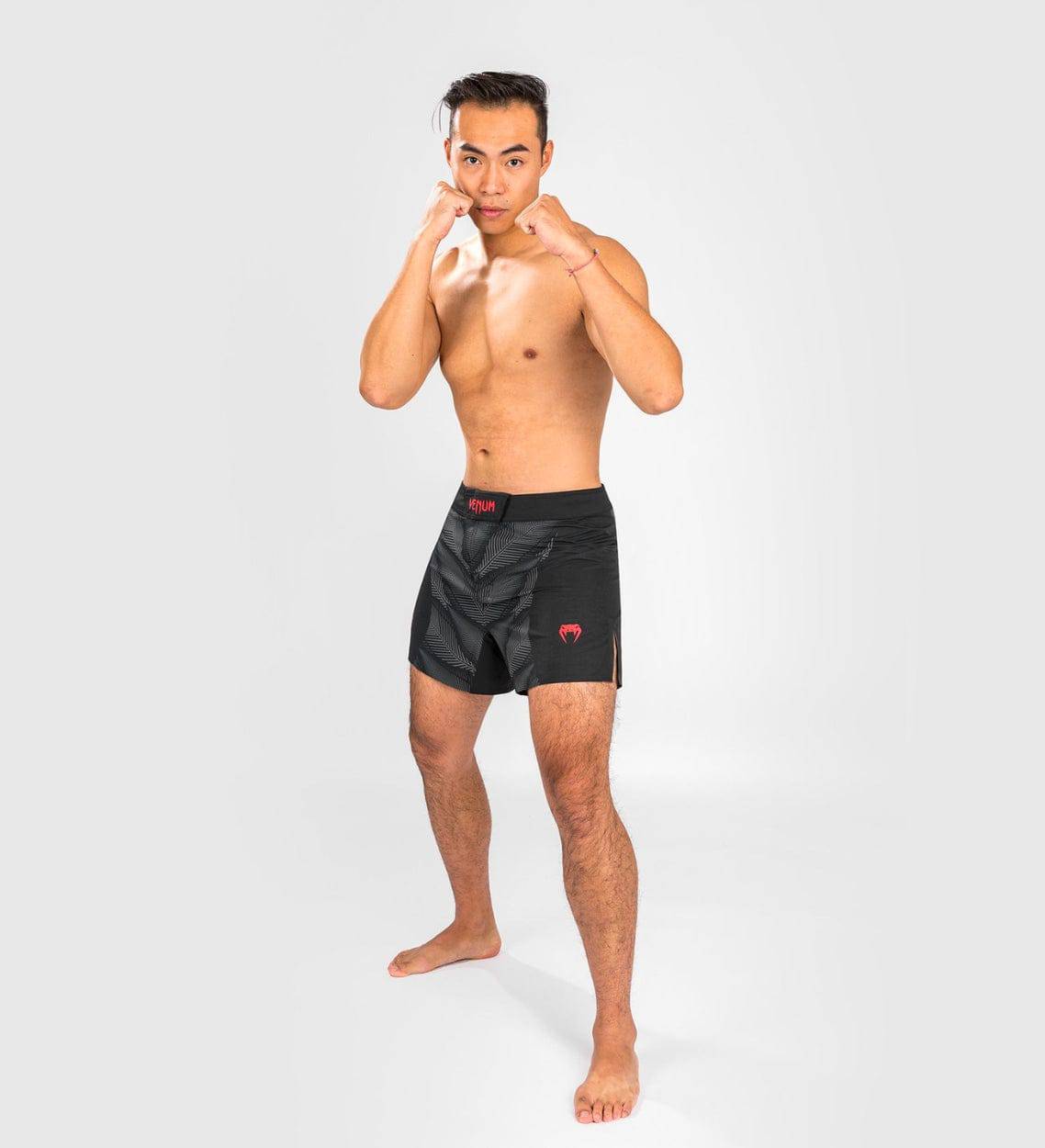 Venum MMA Shorts Phantom - Schwarz/Grau/Rot - The Fight Company Deutschland