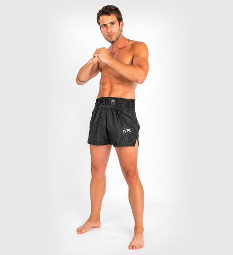 Venum Muay Thai Shorts Classic - Schwarz/Schwarz - The Fight Company Deutschland
