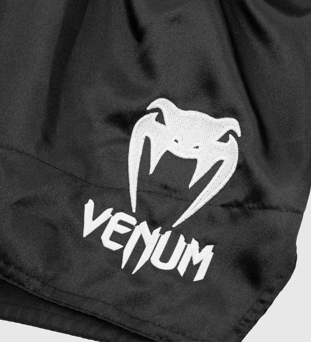 Venum Muay Thai Shorts Classic - Schwarz/Weiss - The Fight Company Deutschland