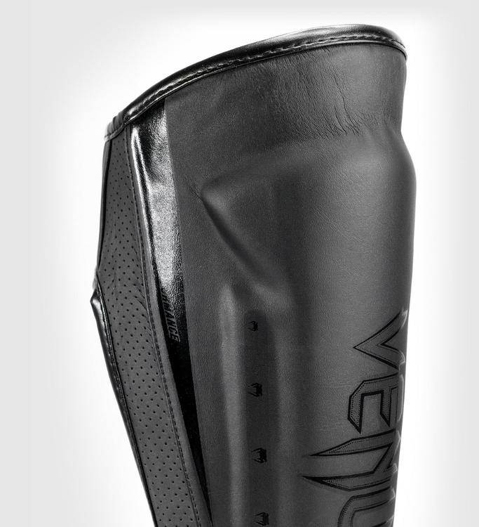 Venum Schienbeinschoner Elite Evo - Schwarz/Schwarz - The Fight Company Deutschland